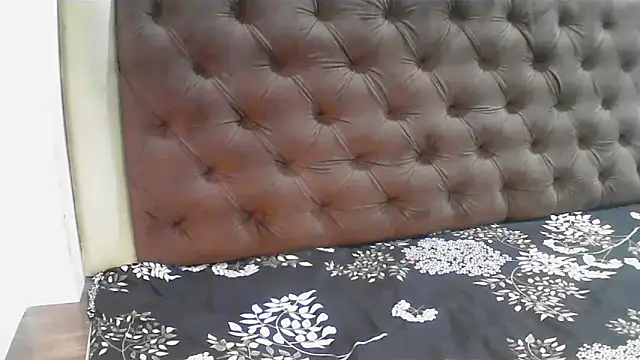 elize   online show from October 11, 4:06 am