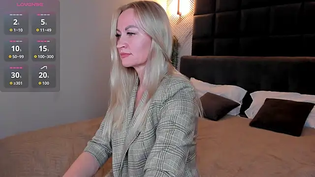 KiraSun online show from December 5, 12:06 pm