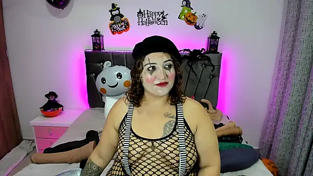 charlloteevans X online show from October 31, 8:57 pm