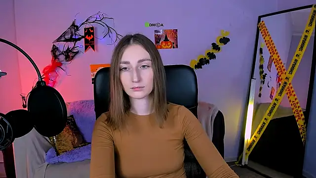 eva smiith  online show from November 3, 6:39 am