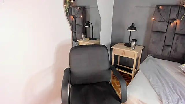 RiriiBrunette   online show from September 16, 7:44 pm