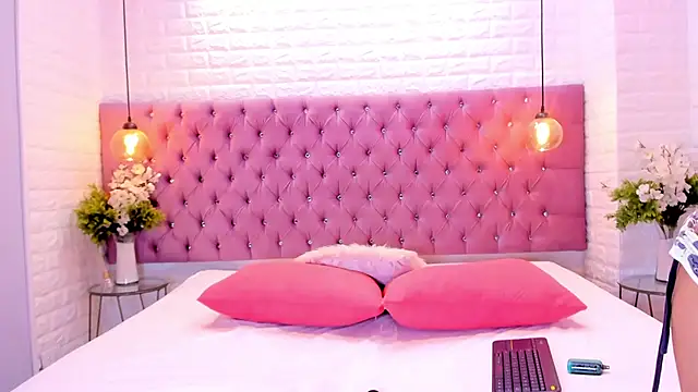 amber sparkle online show from September 30, 1:28 pm