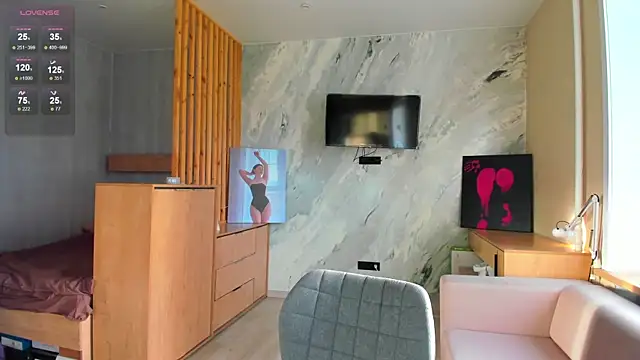 miss bubbles  online show from September 16, 1:35 am