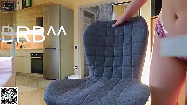 miss bubbles  online show from April 17, 1:08 am