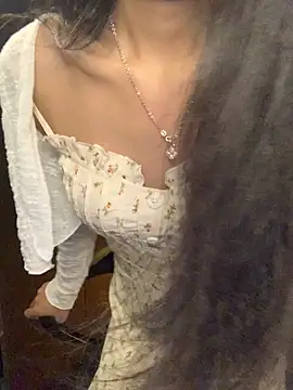 Nhinhi18 online show from April 6, 3:46 pm