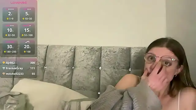 BustyKellyXXX online show from March 26, 8:21 pm