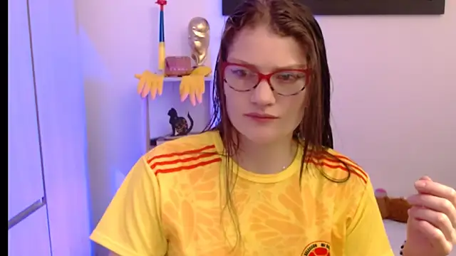 Camila-ventura online show from June 18, 1:27 pm