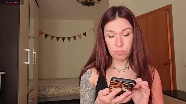 ReginaFoXXXy online show from April 27, 10:45 am