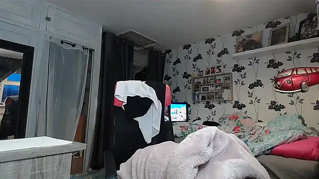 Mistress-Ivy51 online show from February 5, 7:22 am