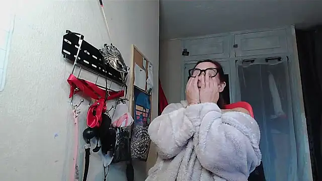 Mistress-Ivy51 online show from November 1, 7:23 am