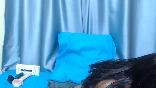 JasmineJxx online show from October 3, 6:40 am