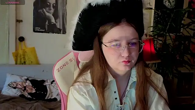 Sienna-Cow online show from October 2, 11:59 am