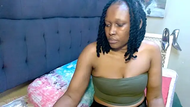 NaughtyMILFxox online show from September 24, 7:51 am