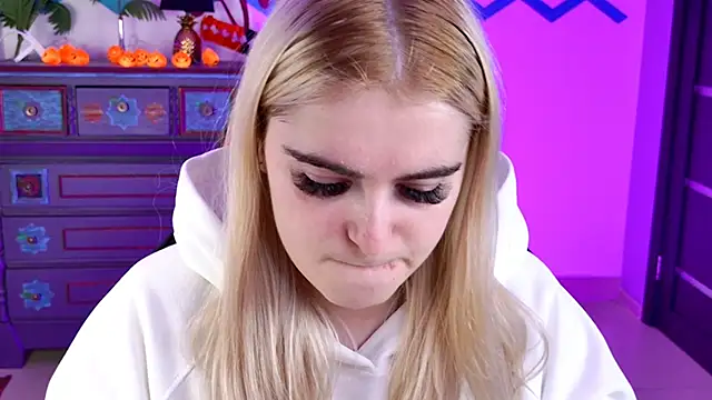 Stef Nicks online show from October 29, 9:46 am