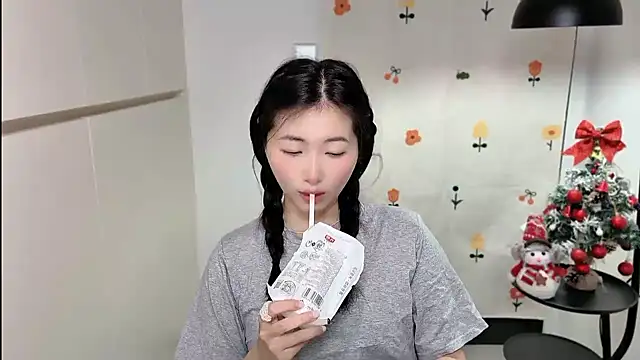 Rosalind xixi online show from March 8, 11:25 am