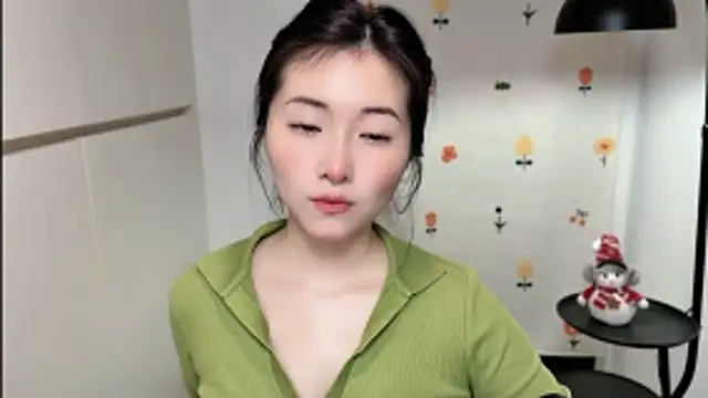 Rosalind xixi online show from March 12, 1:25 pm