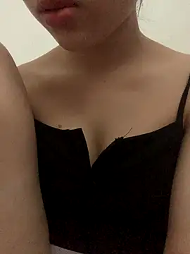 Nguyenha11 online show from September 28, 9:03 am