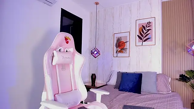 Ayleen Dunkan online show from October 11, 12:30 pm