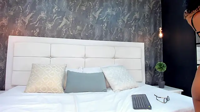 Ayleen Dunkan online show from March 7, 2:13 pm