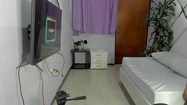 KikaDuque online show from July 17, 8:01 pm
