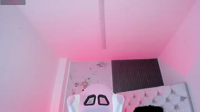 chloesagee online show from December 19, 11:41 pm