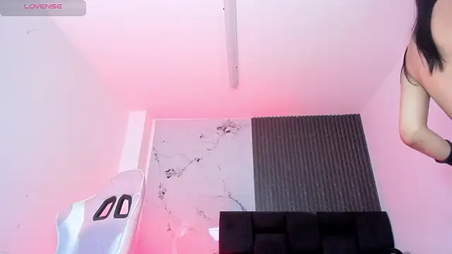 chloesagee online show from April 11, 10:57 pm