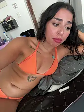 sweetbrunette22 online show from June 24, 8:30 pm