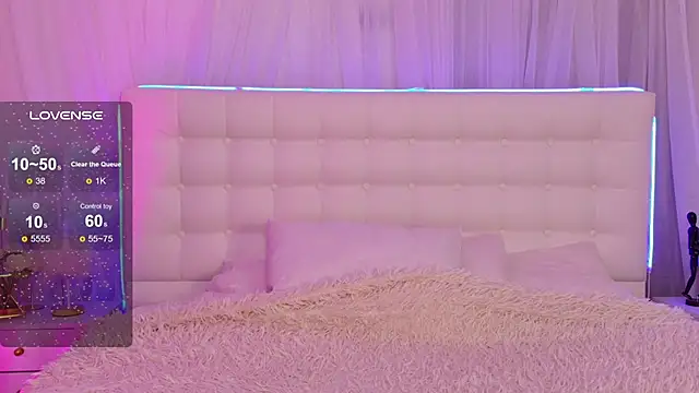 Miranda Kerry online show from October 18, 7:11 am