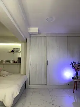 HellennScott online show from September 30, 11:42 pm