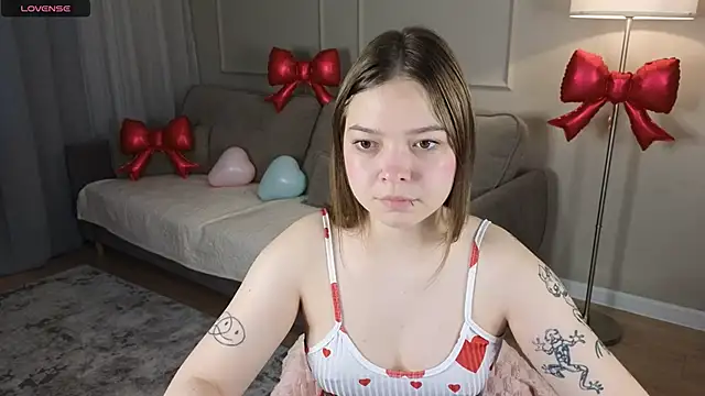 patriciapink online show from February 11, 8:05 am