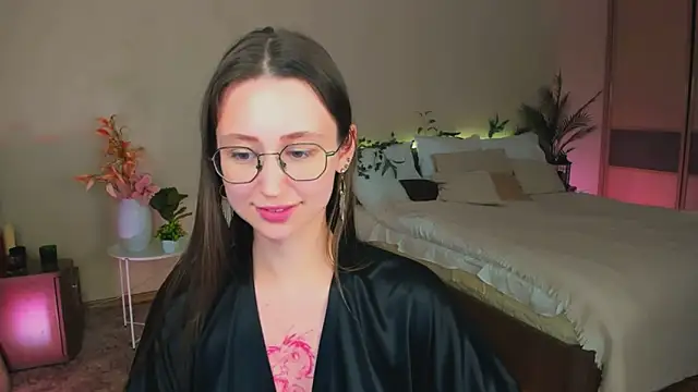 YourLovellyStory online show from December 5, 5:36 pm