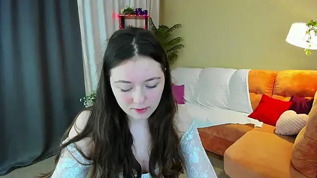 AlluringLookk online show from April 26, 4:38 pm