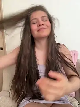 Emilyybennet  online show from March 29, 7:35 pm