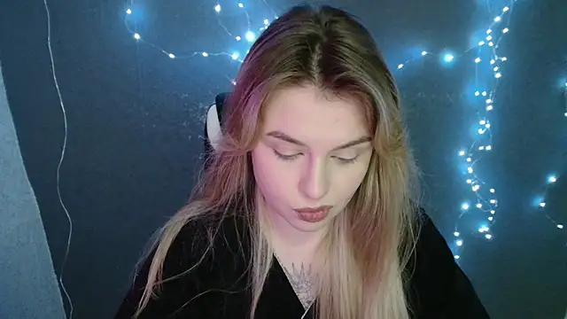 AngelicaHollywood online show from November 20, 10:11 pm