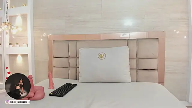 chloe murray online show from February 25, 12:48 pm