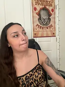 CharmingMaddie online show from February 27, 7:35 pm