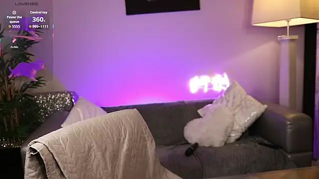 NovaHollisx online show from September 9, 1:33 pm