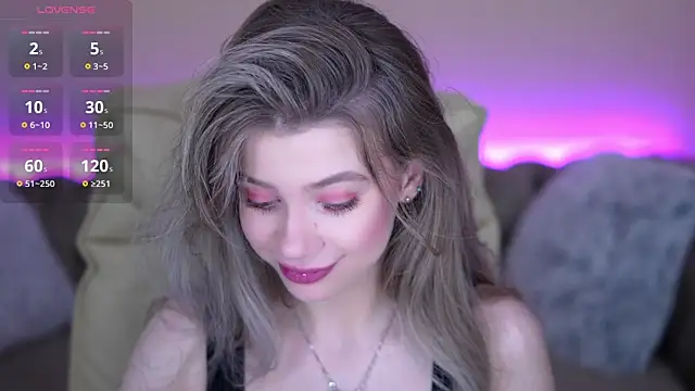 SandyLayy online show from June 4, 7:51 pm