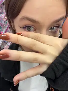 KittyQueeny online show from October 14, 2:30 pm