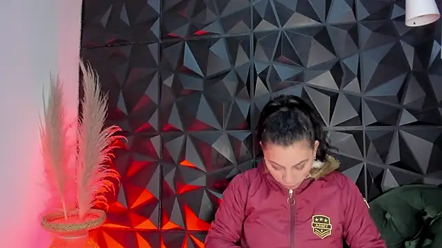 helenasaenz online show from January 14, 12:43 pm