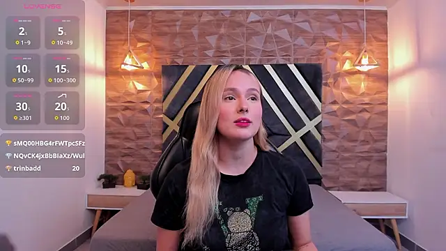 Emmaa white  online show from February 4, 5:27 pm