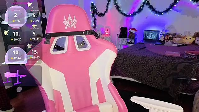 larah uwu online show from December 15, 7:30 pm