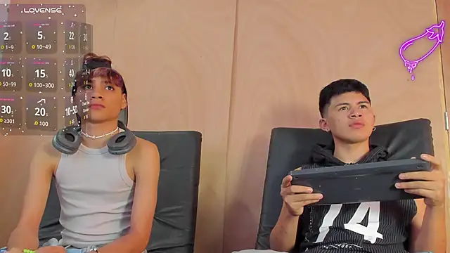 spicy adonhis online show from October 8, 1:04 pm