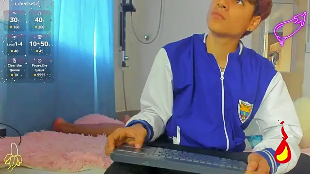 spicy adonhis online show from October 27, 12:44 pm