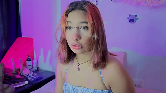 zoelight18 online show from October 14, 6:32 pm