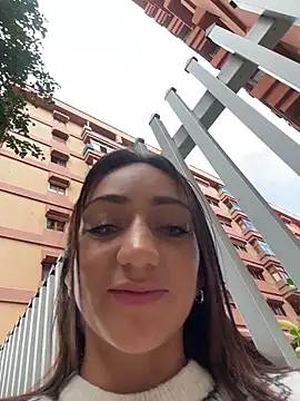 Ninabigtitied online show from December 20, 2:43 pm