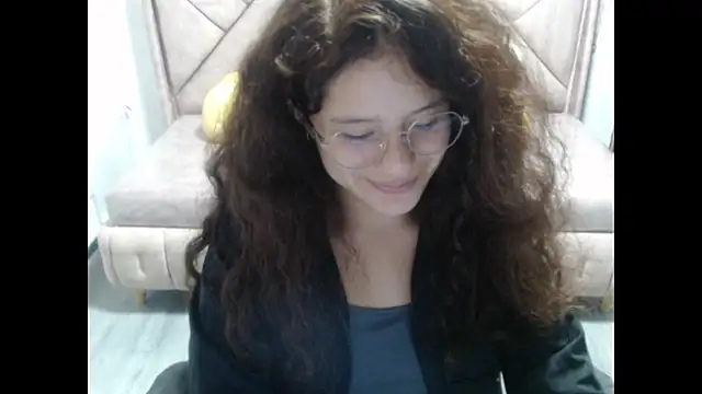 Velvet Moon V online show from October 28, 1:28 pm