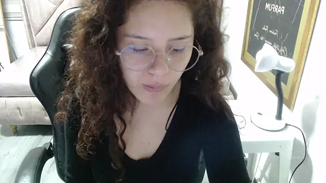 Velvet Moon V online show from November 26, 1:34 pm