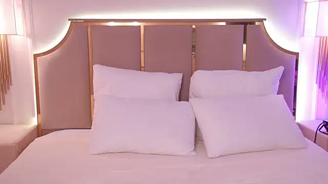 AlanaHurd online show from March 6, 3:40 pm