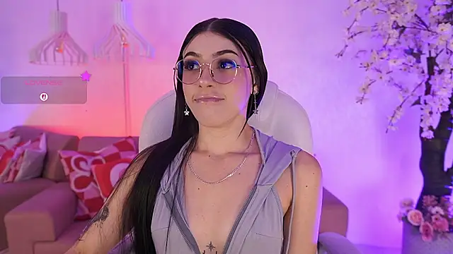 JadeSummerr online show from March 4, 12:01 pm